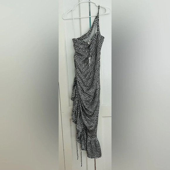 Cinq a Sept CHRISTEL DRESS in IVORY/NAVY - Picture 7 of 7